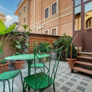 apt-flaminio-charme.it-romehotels.com/