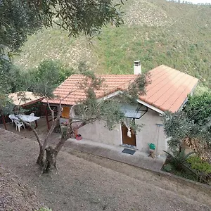 la-tana-del-berue.hotelitalianriviera.com/